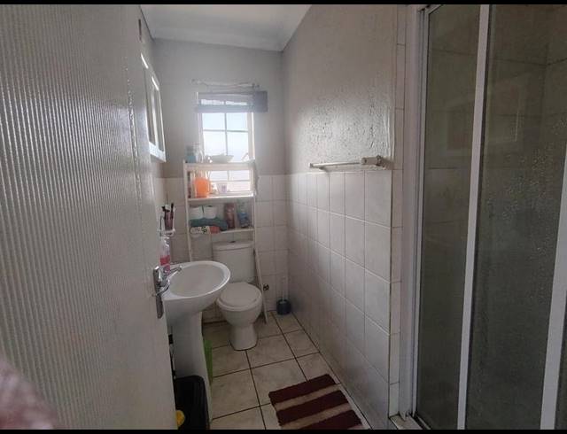 2 BEDROOM APARTMENT FOR SALE IN HEUWELSIG ESTATE